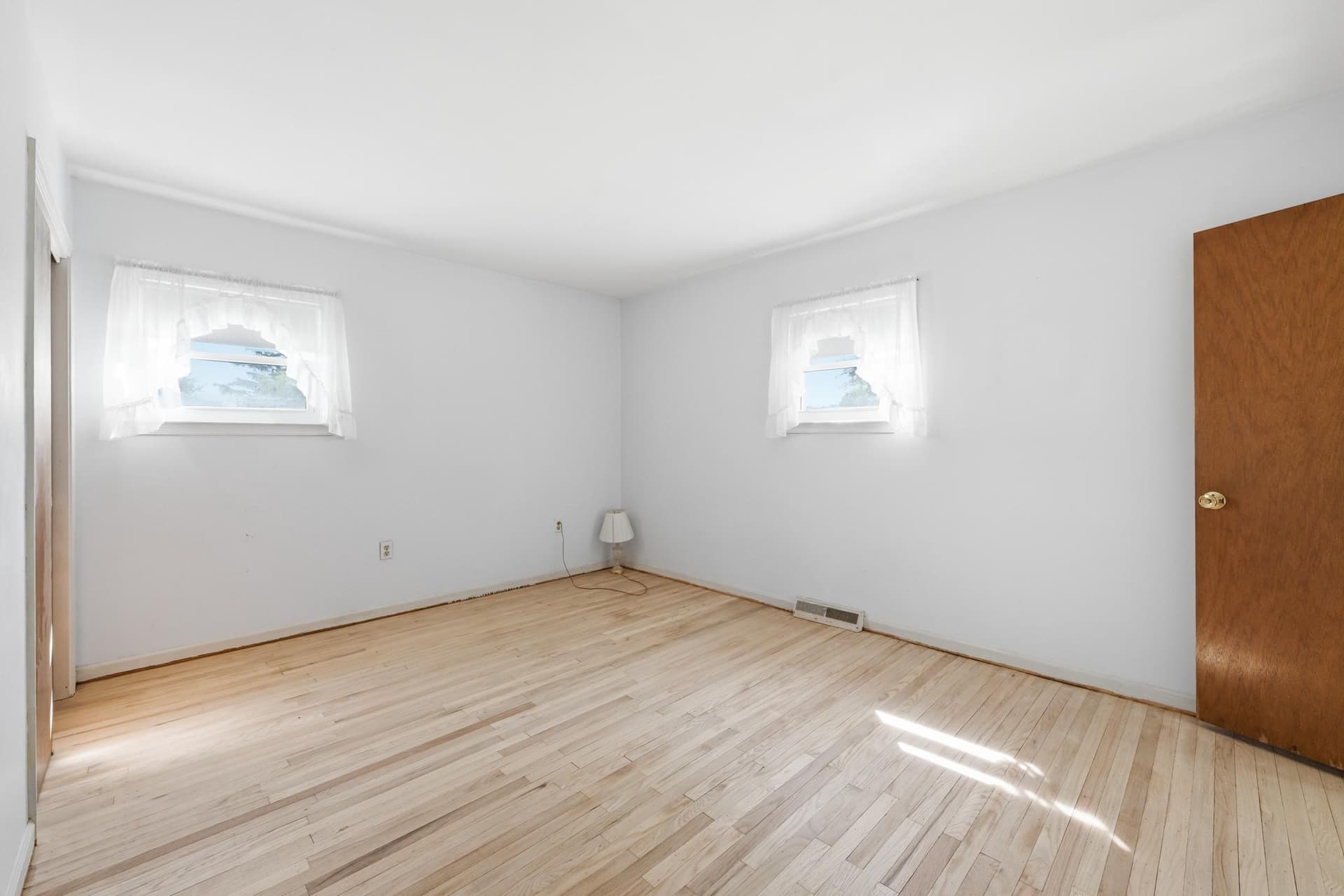 8 Pleasant Avenue photo 24