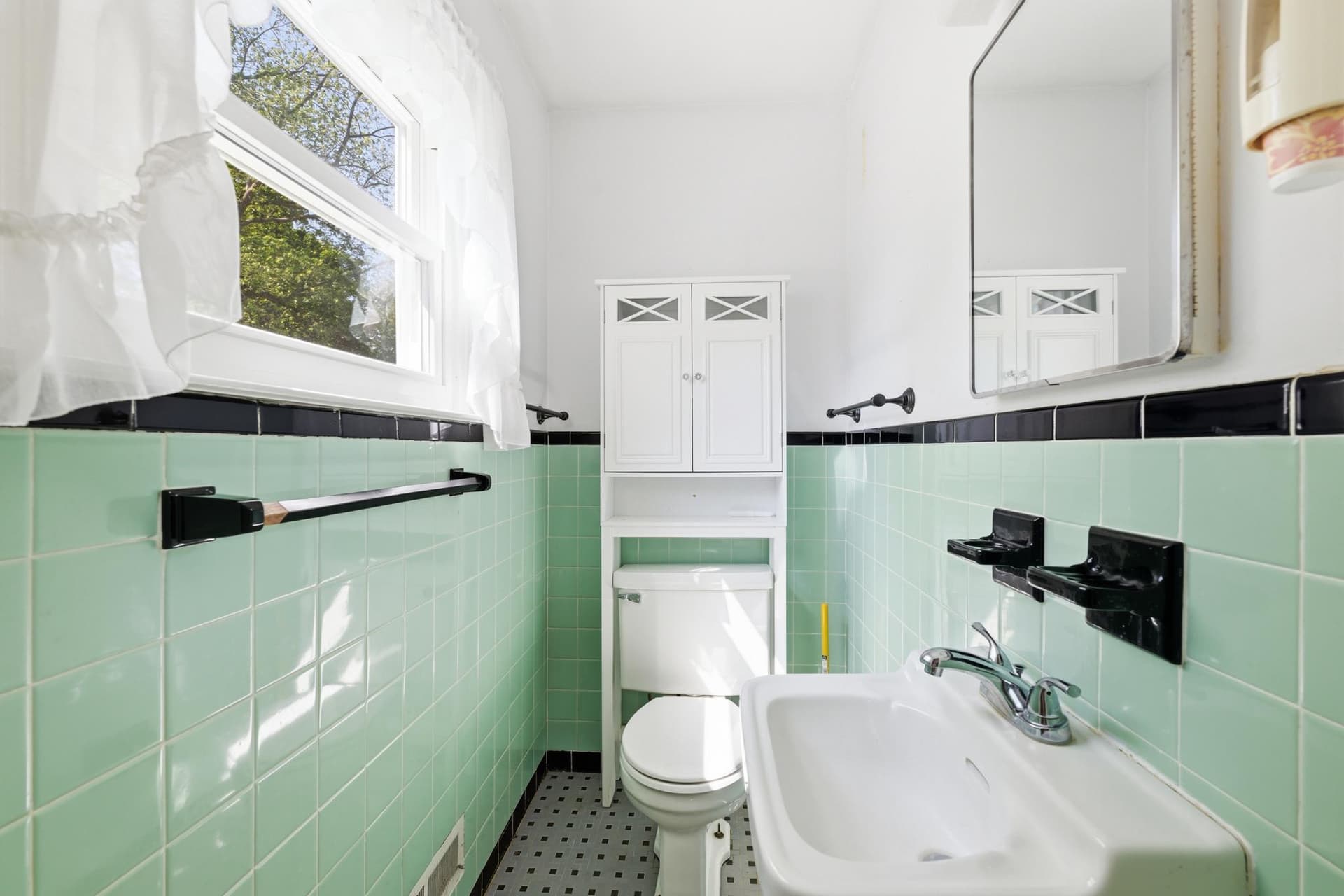 8 Pleasant Avenue photo 26
