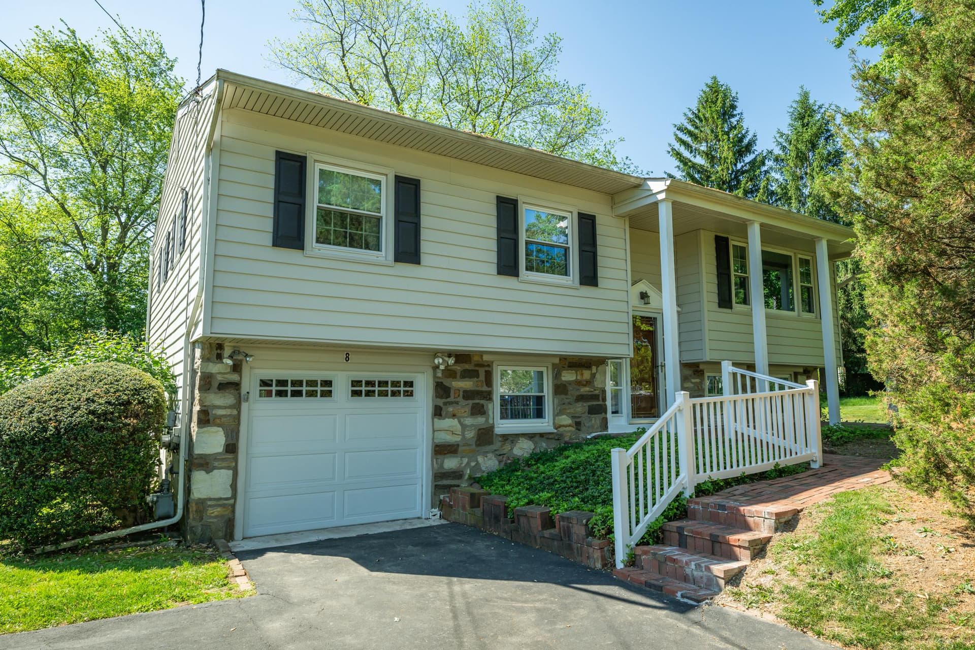 8 Pleasant Avenue photo 3