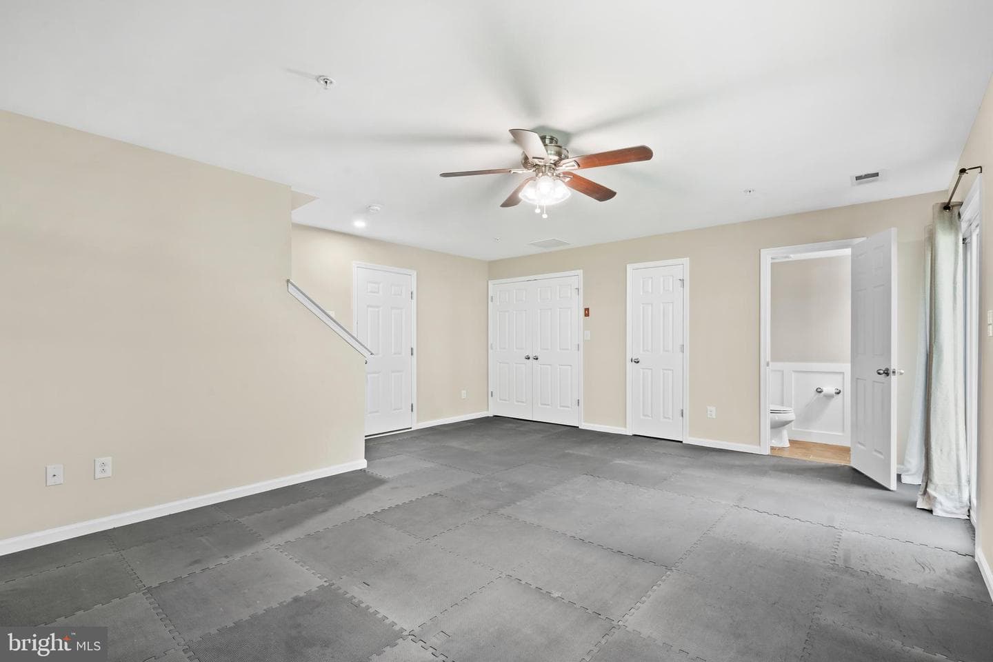 415 Chestnut Court photo 23