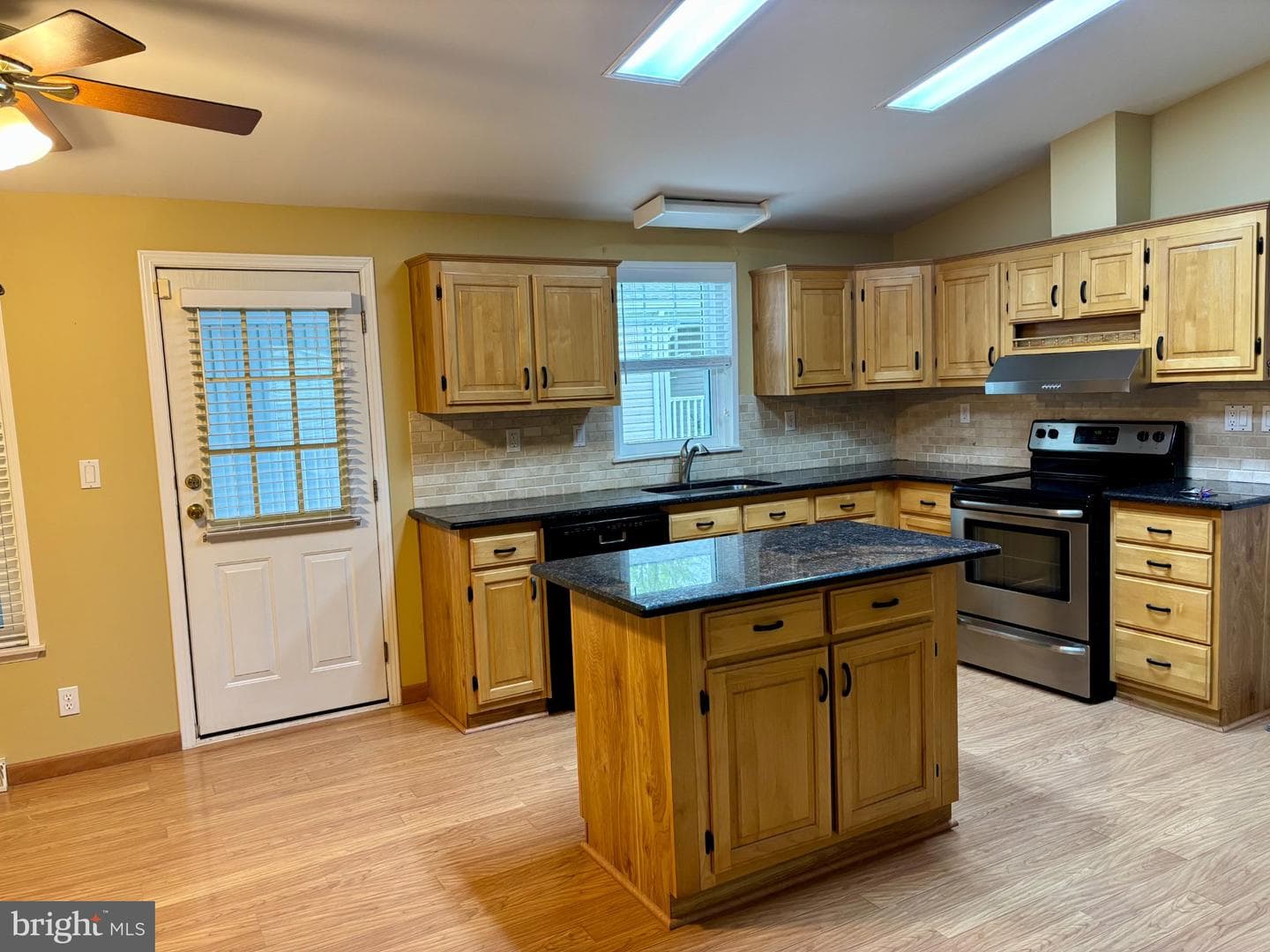 399 Spring Meadow Cir photo 11