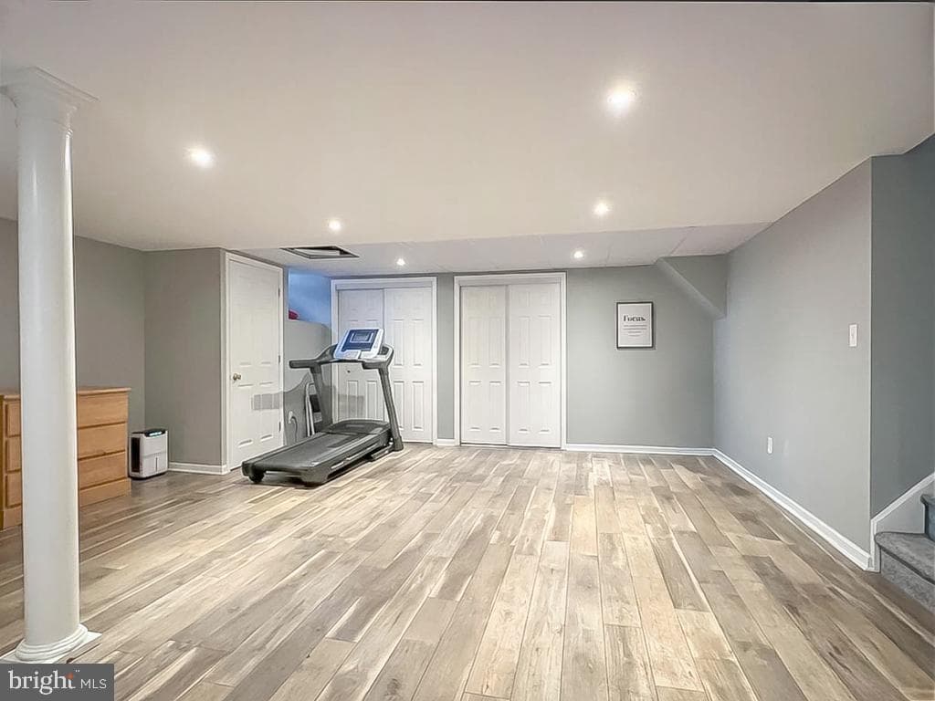 21 E Rotterdam Road photo 31