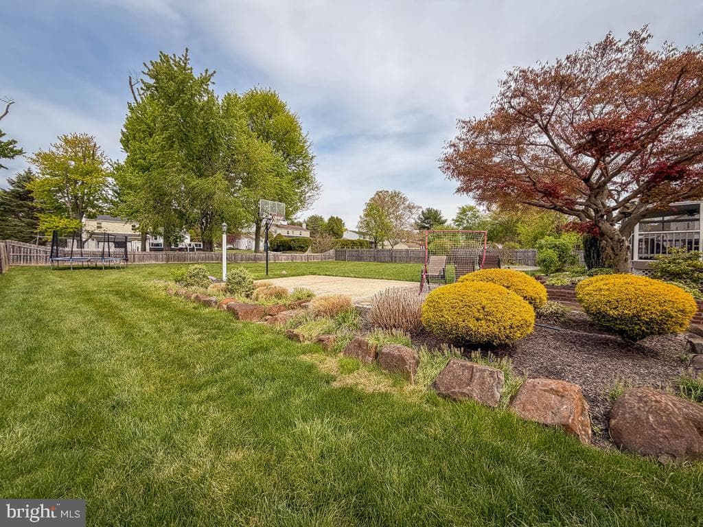 21 E Rotterdam Road photo 53