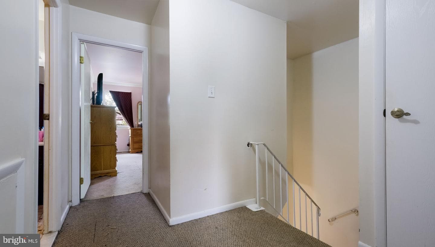 885 Andover Place photo 14