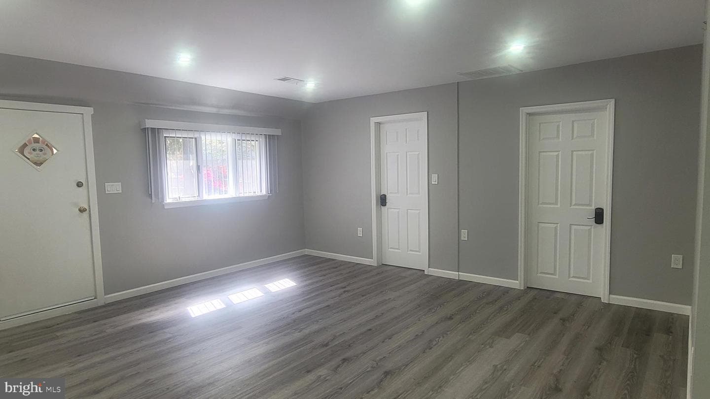 4705 Oak Avenue photo 7
