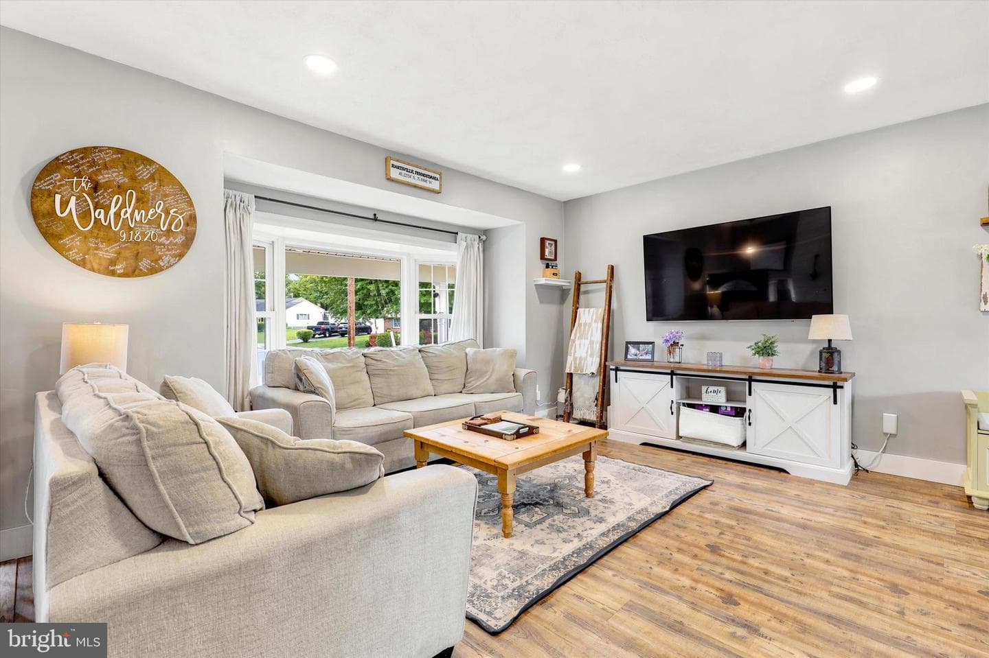1204 Lynda Lane photo 3