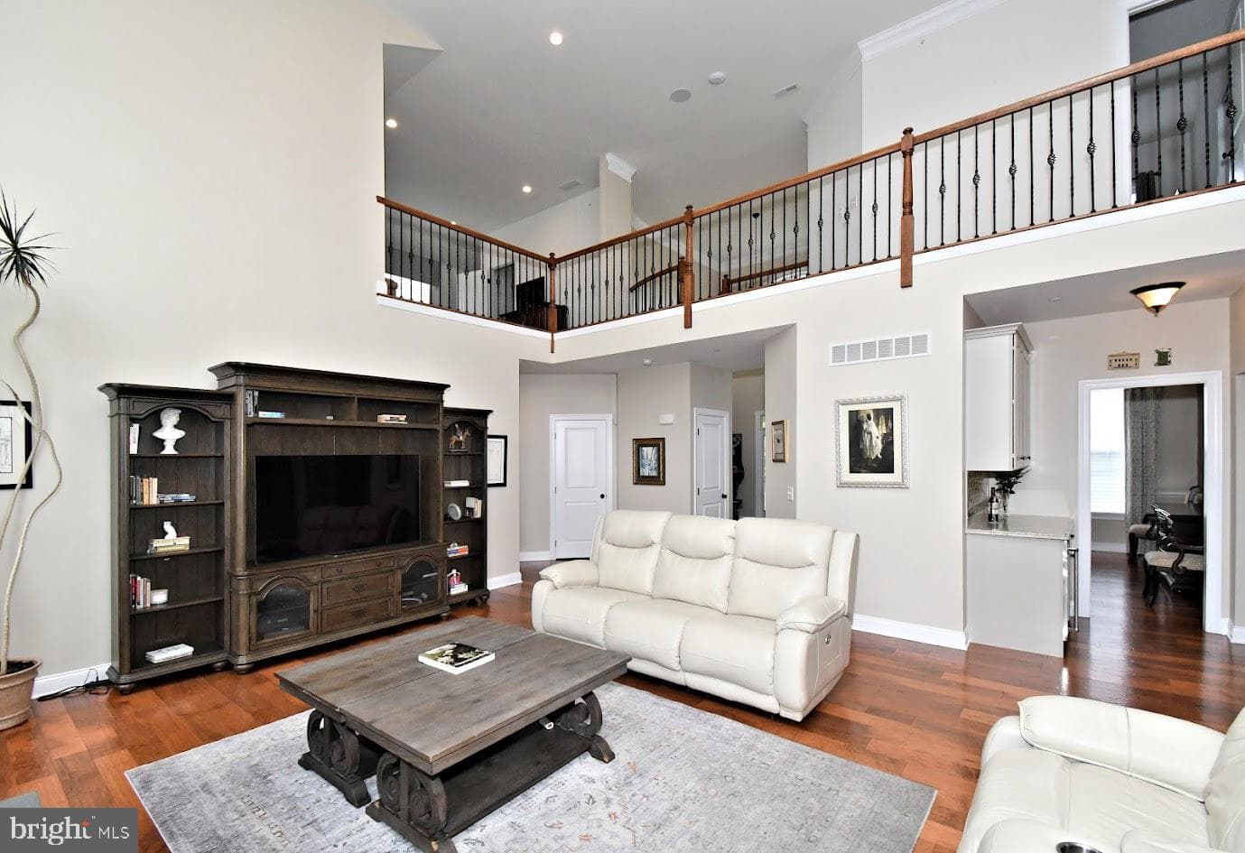 300 Rowland Lane photo 18