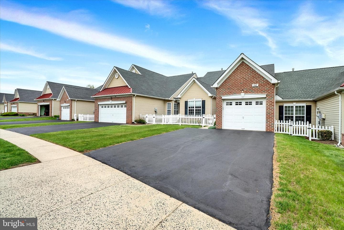 202 Dorchester Drive photo 4