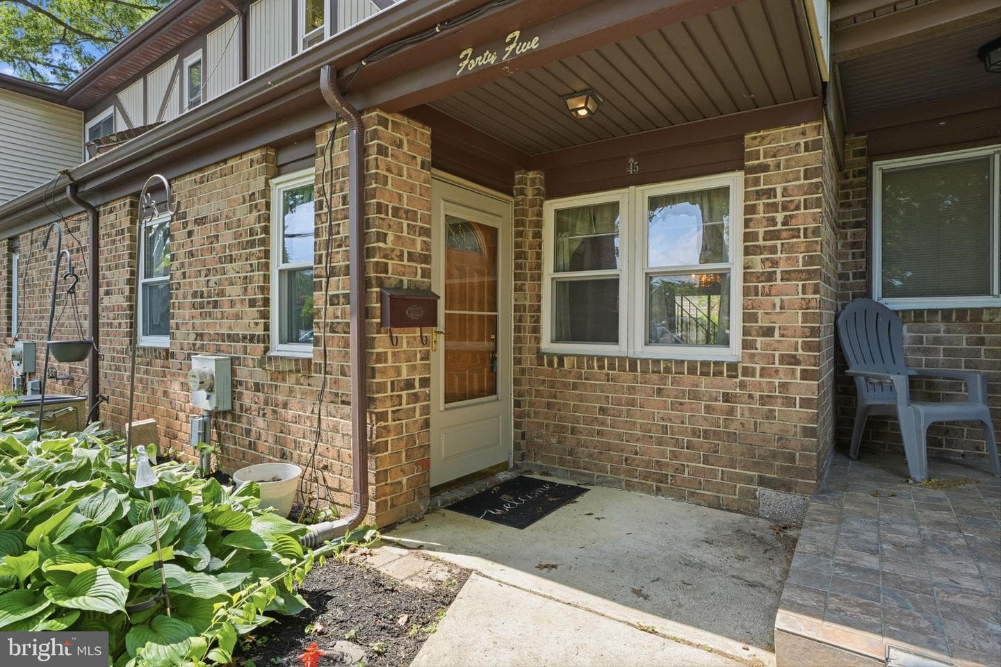 45 Hollybrooke Drive photo 3