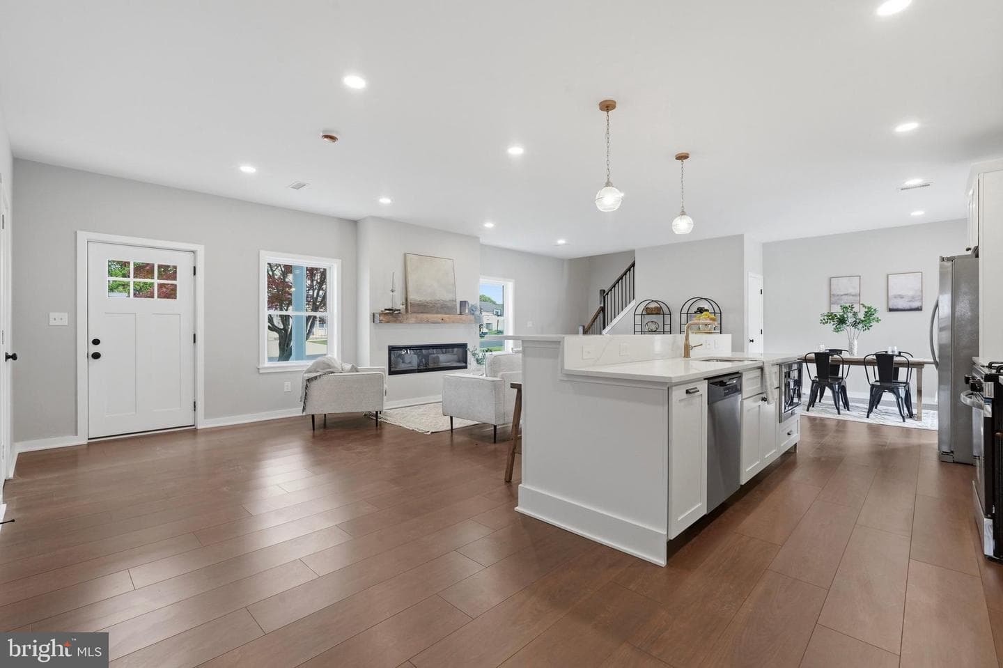 214 Wyandotte Road photo 3