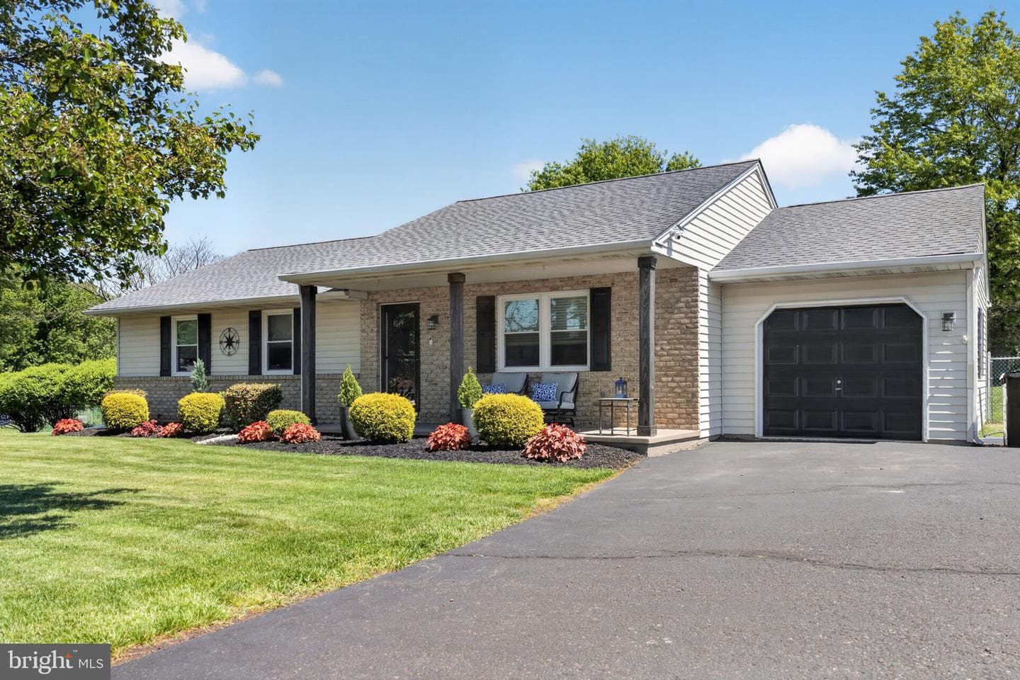 1611 Sleepy Hollow Road photo 2