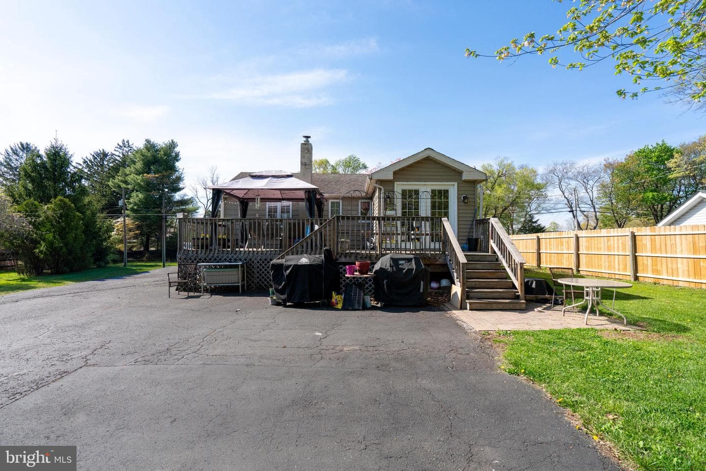 514 Fairhill Road photo 28