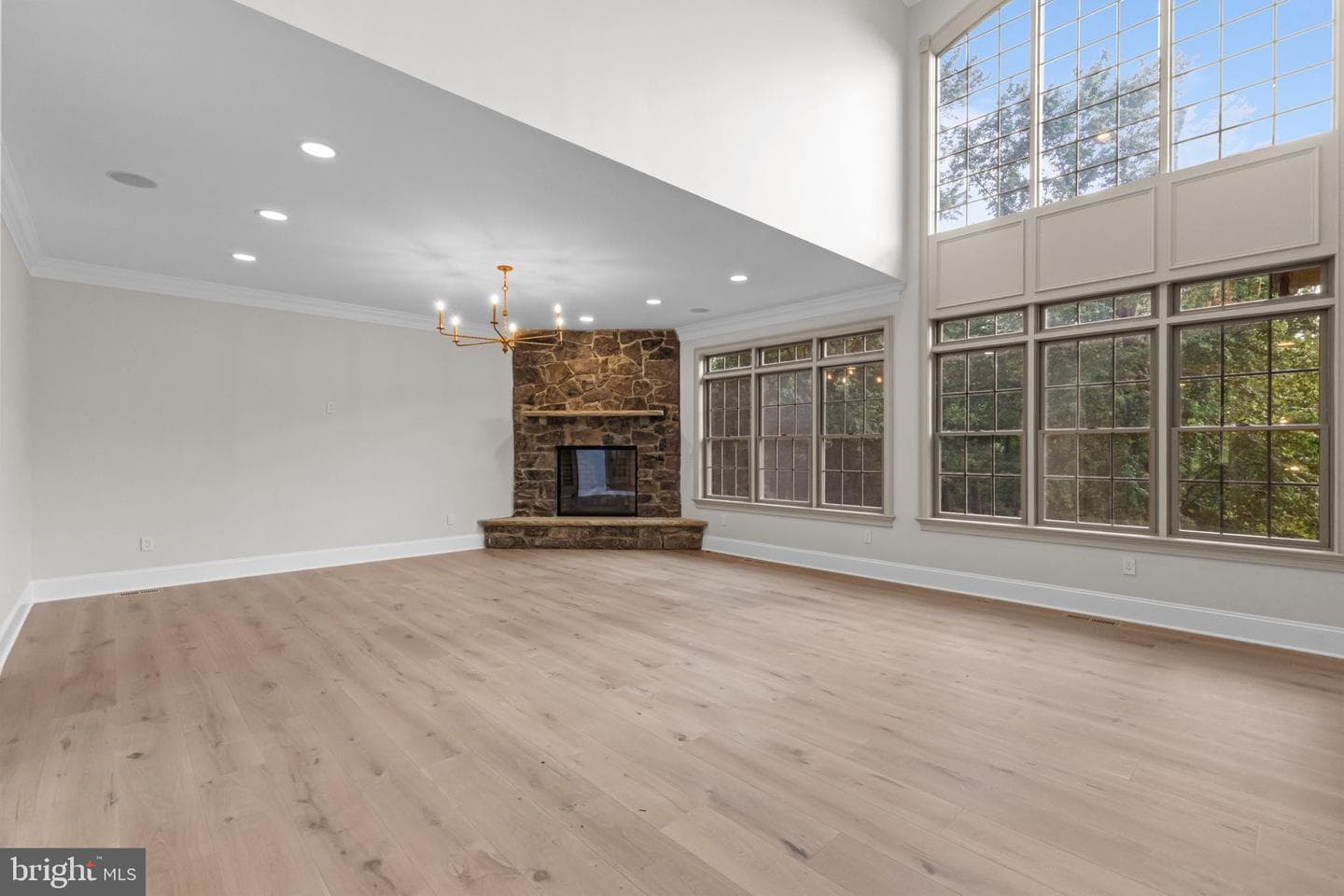 102 Pickwick Drive photo 14