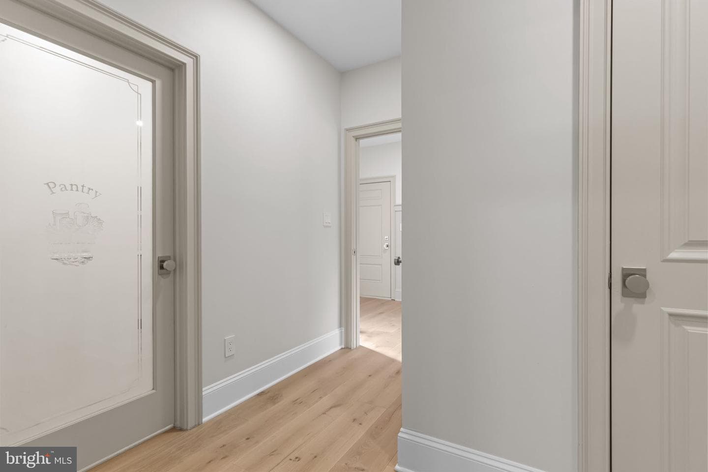 102 Pickwick Drive photo 37