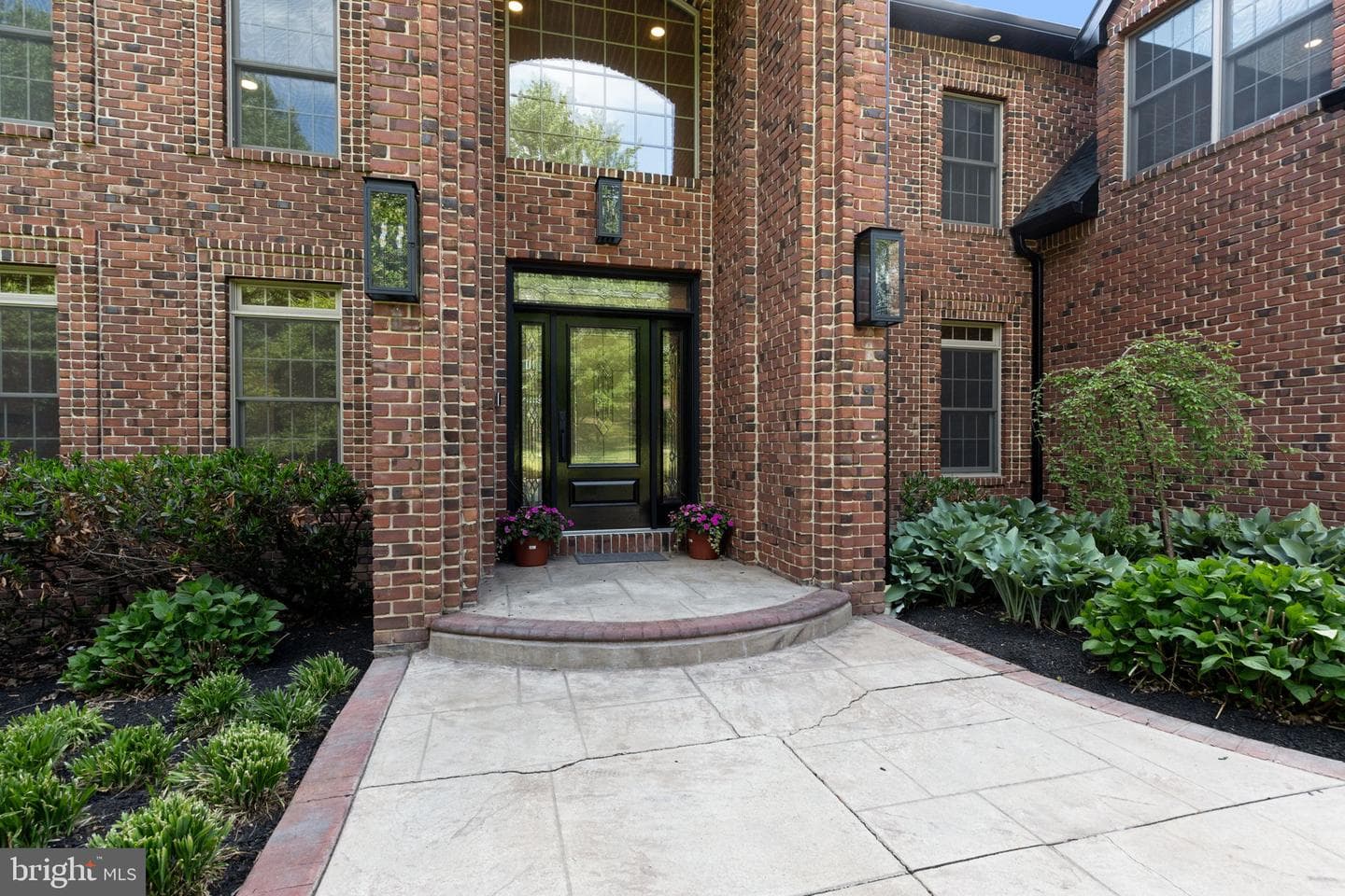 102 Pickwick Drive photo 4