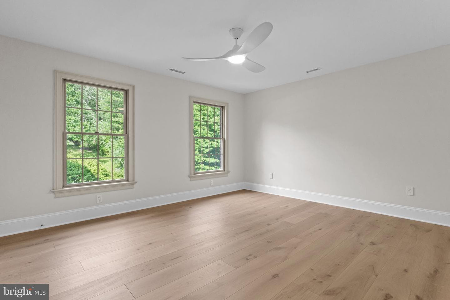 102 Pickwick Drive photo 46