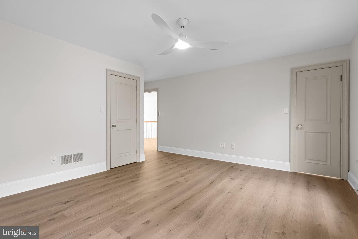 102 Pickwick Drive photo 47