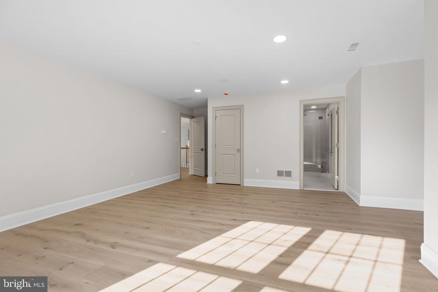 102 Pickwick Drive photo 49
