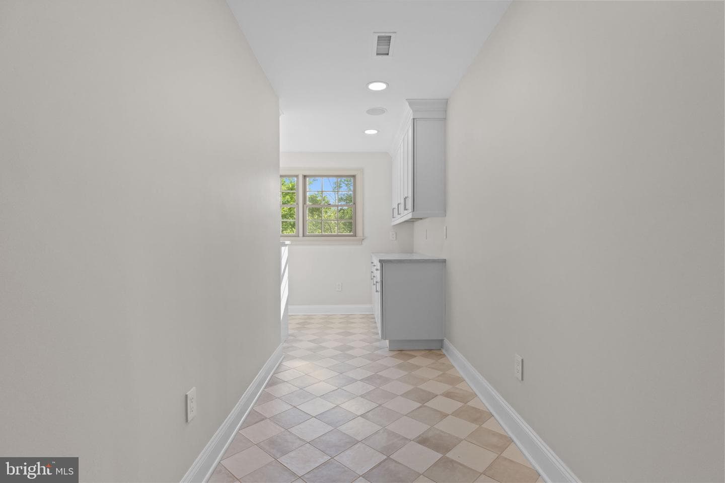 102 Pickwick Drive photo 54