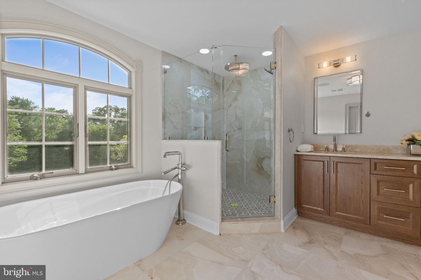 102 Pickwick Drive photo 64
