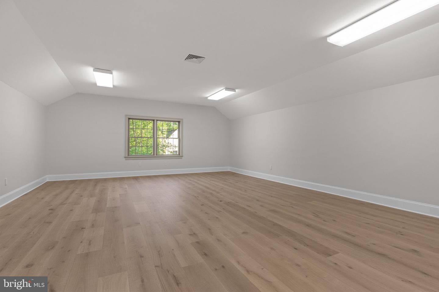 102 Pickwick Drive photo 74
