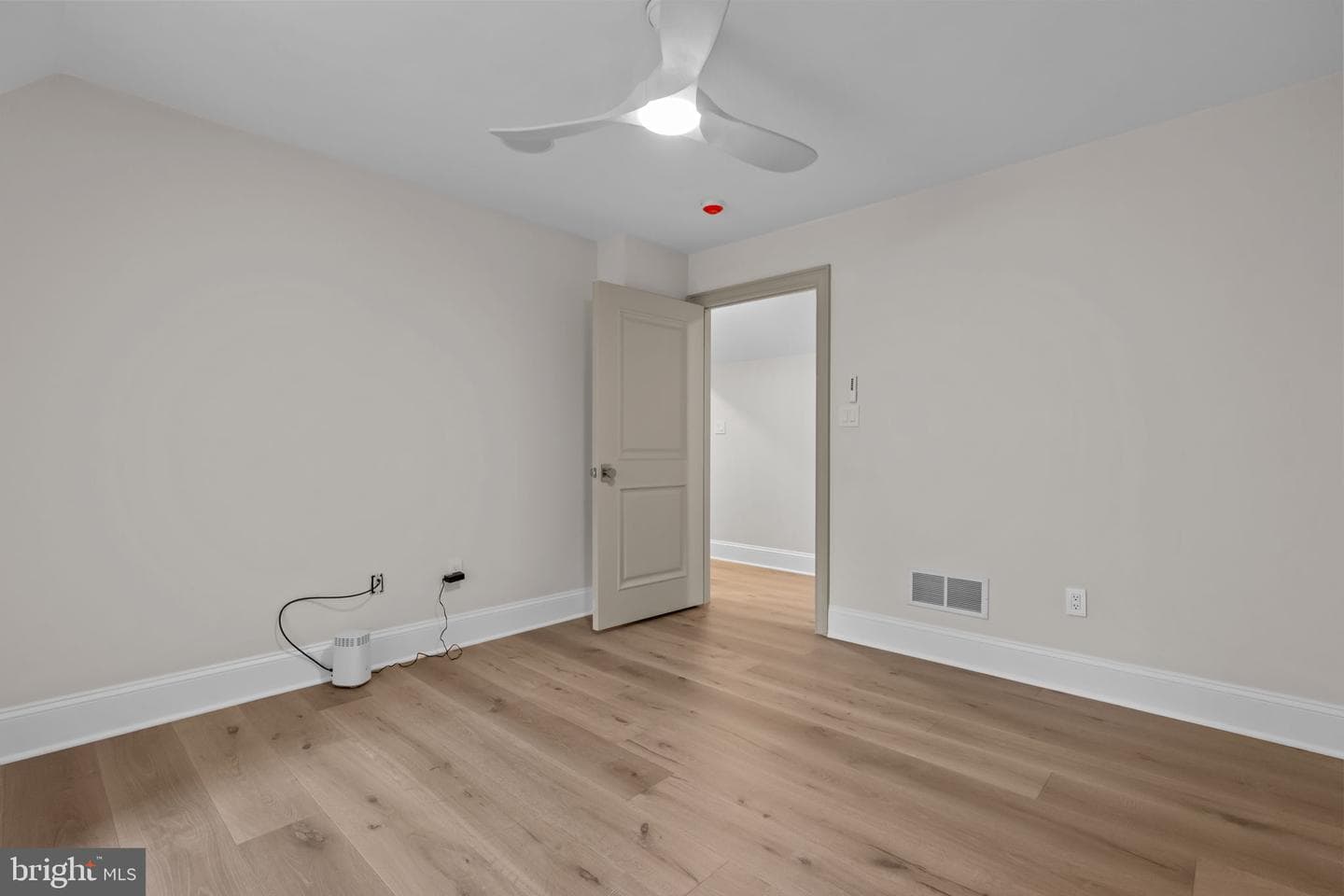 102 Pickwick Drive photo 92