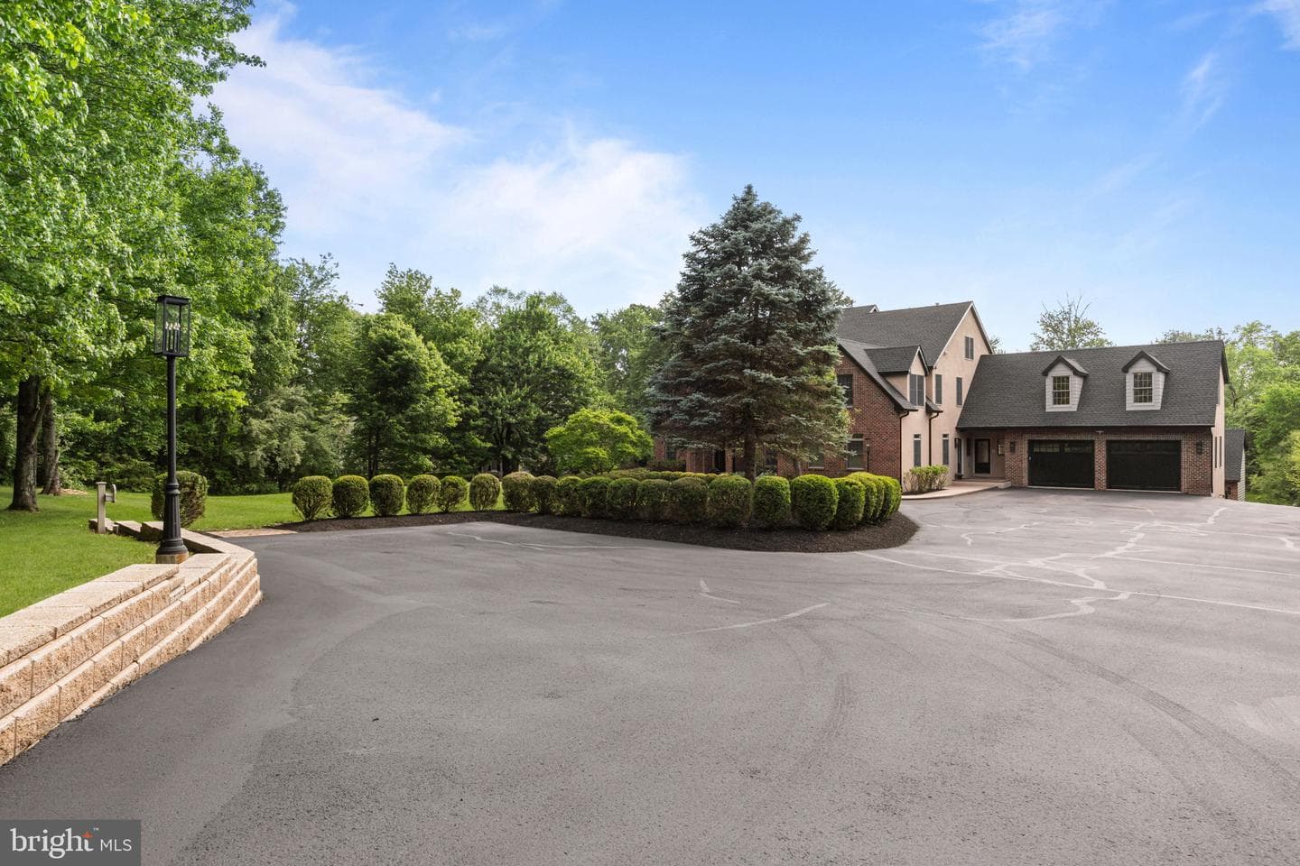 102 Pickwick Drive photo 96