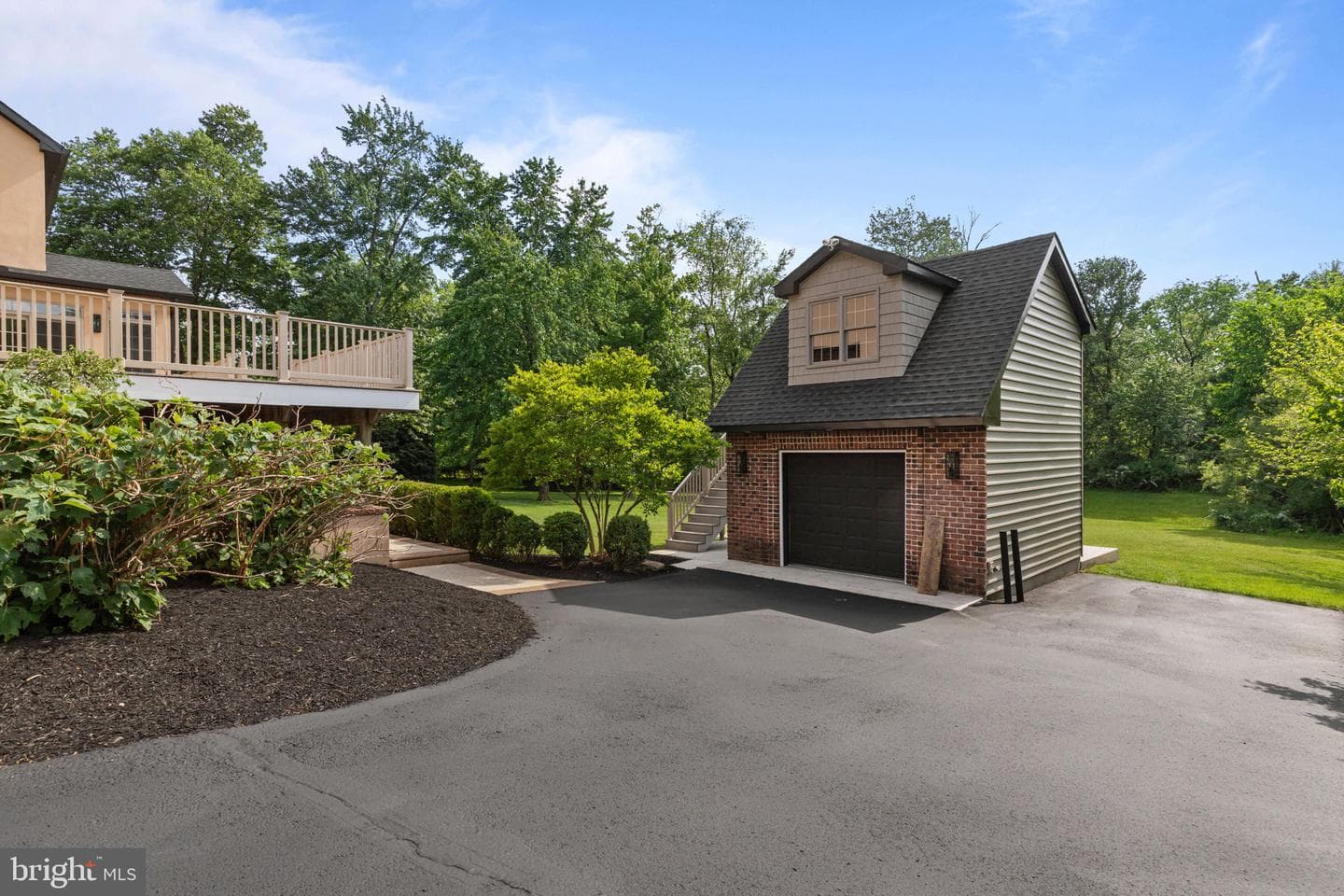 102 Pickwick Drive photo 98