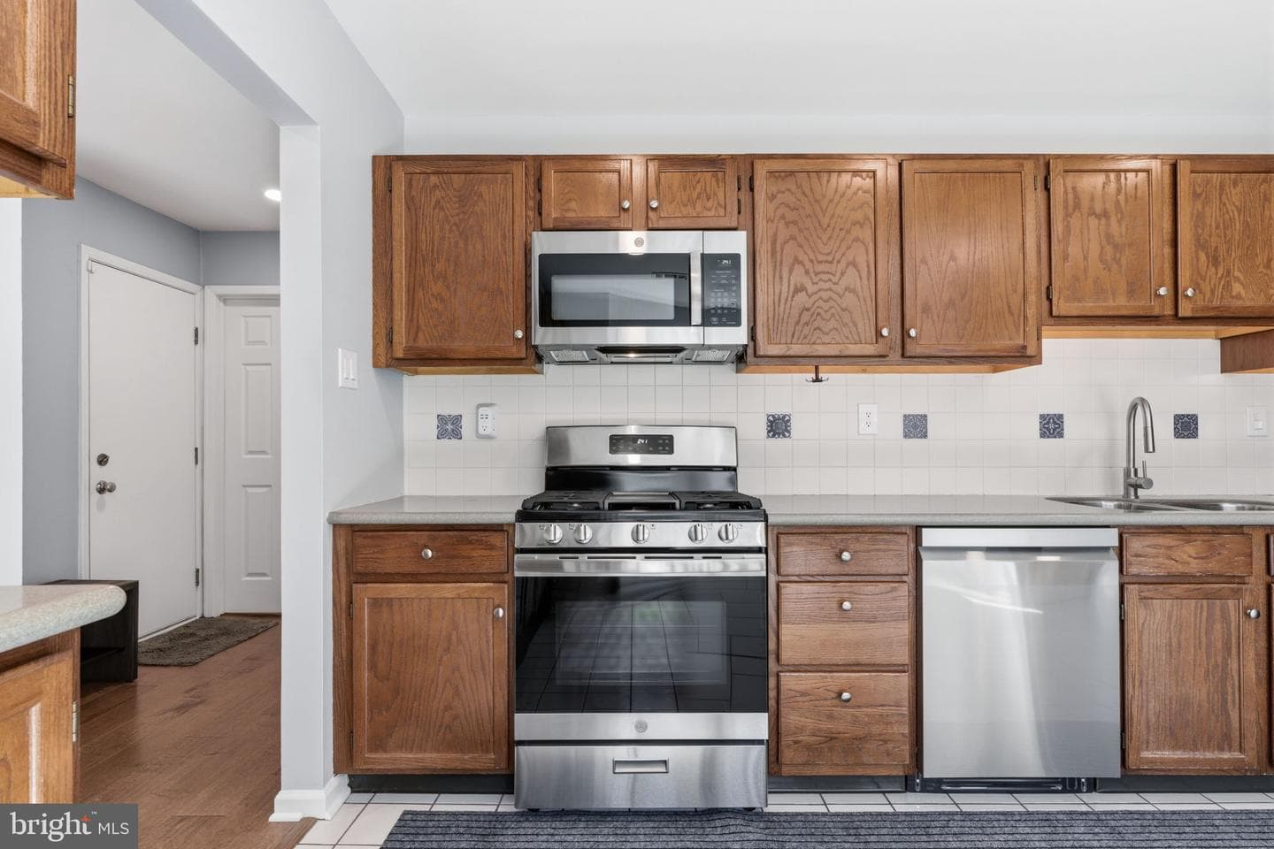 7 Randolph Court photo 13