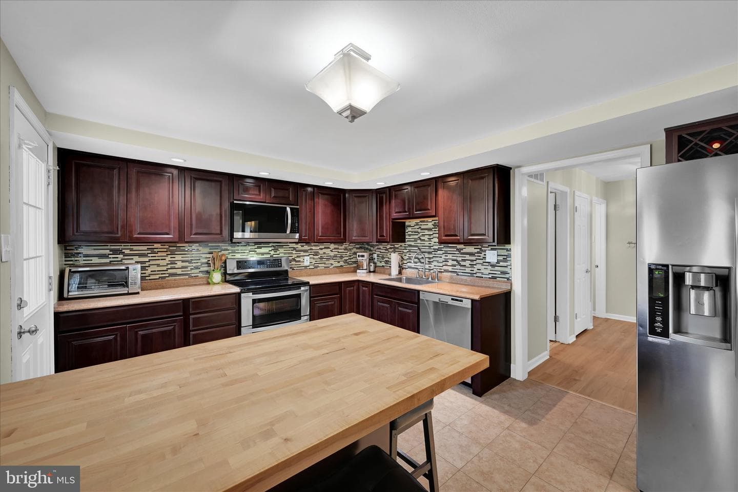 616 S Oxford Valley Road photo 12