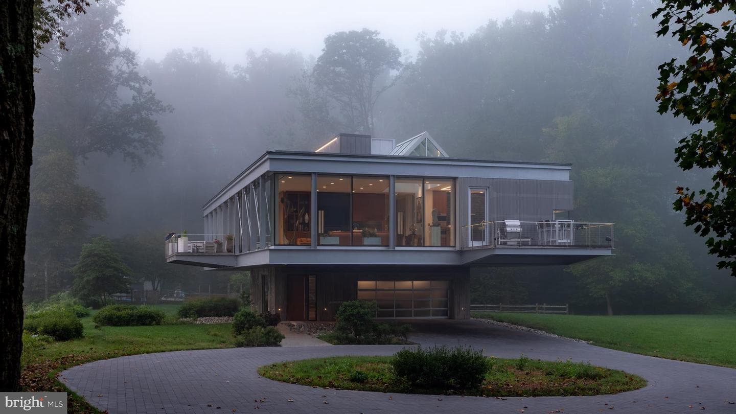 2710 River Road photo 11