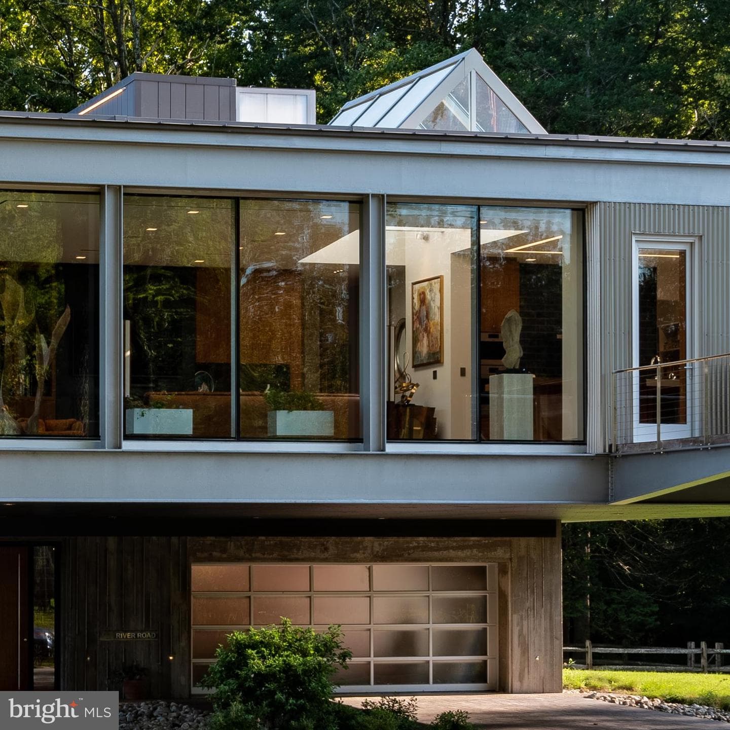 2710 River Road photo 4