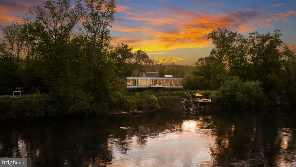 2710 River Road photo 56