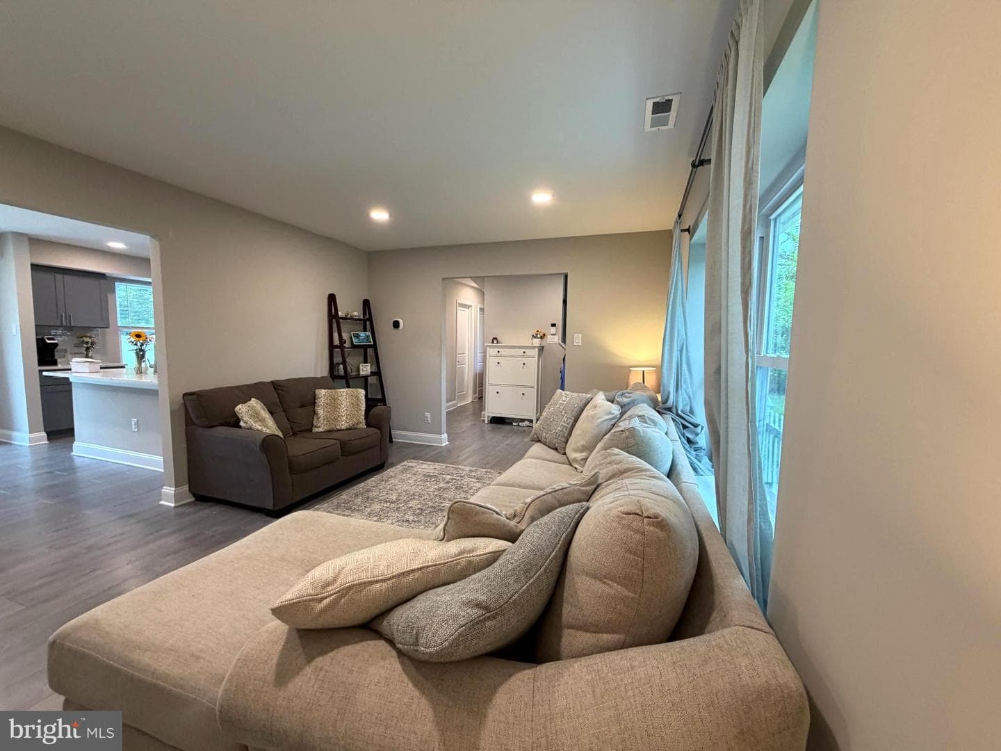 609 S Queen Anne Drive photo 6