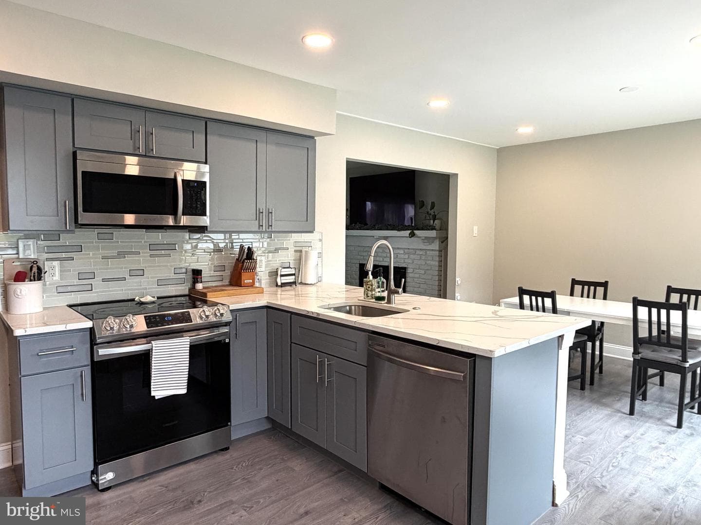 609 S Queen Anne Drive photo 9