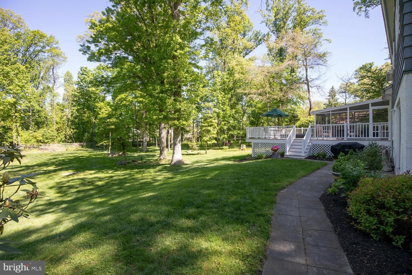 90 Buttonwood Lane photo 43