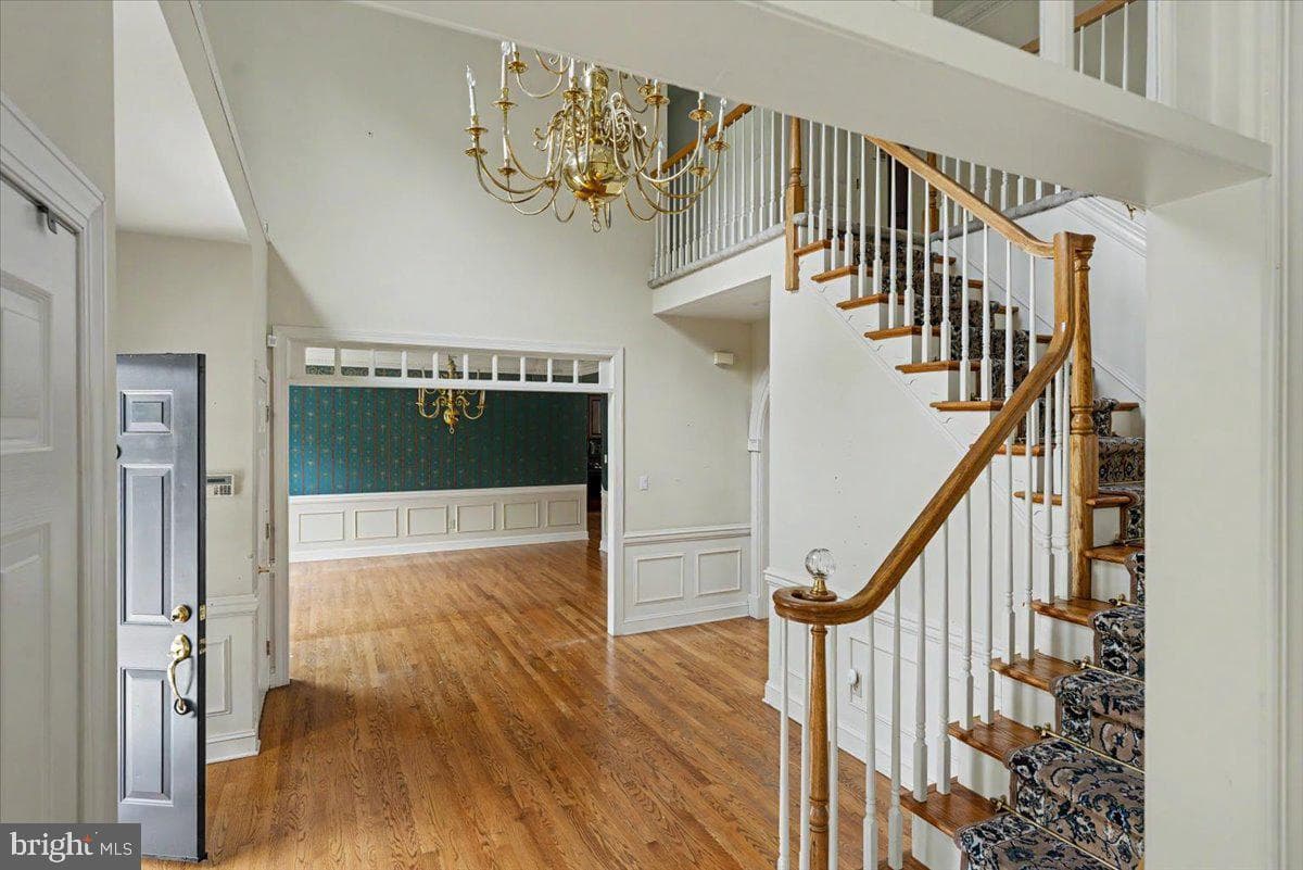 1558 River Road photo 3