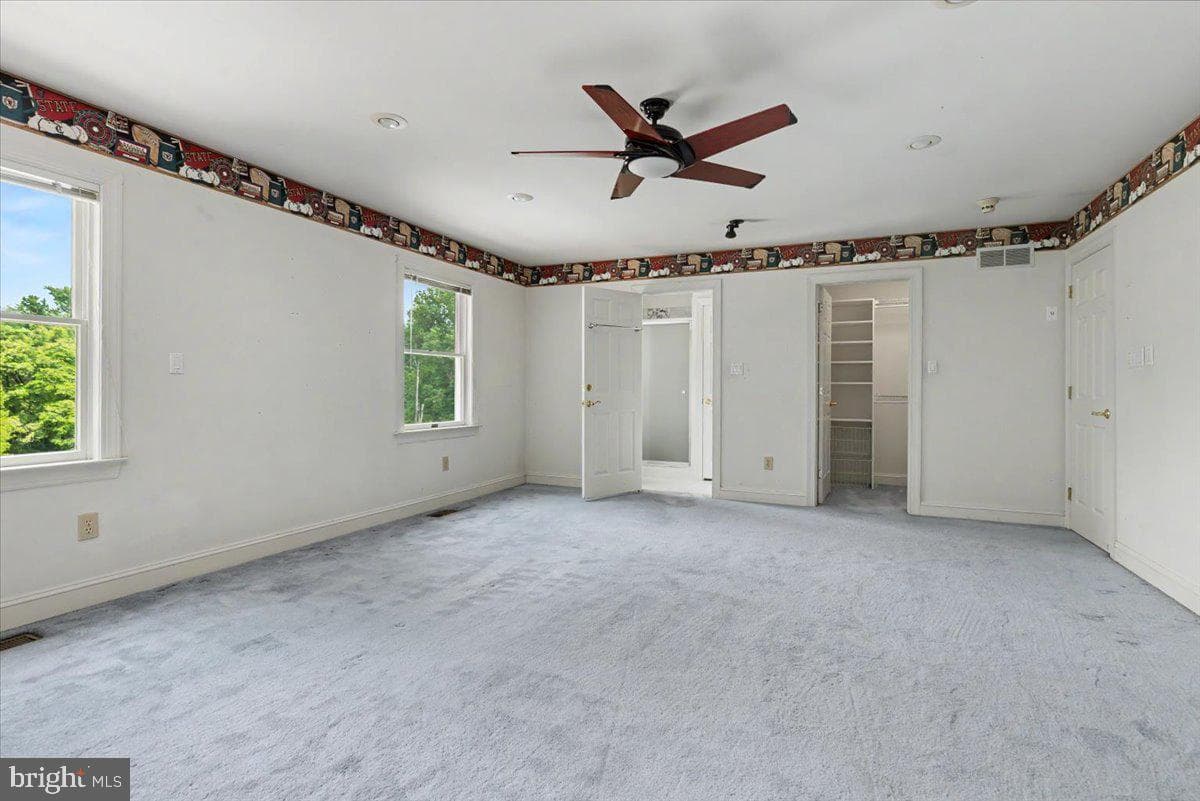 1558 River Road photo 32