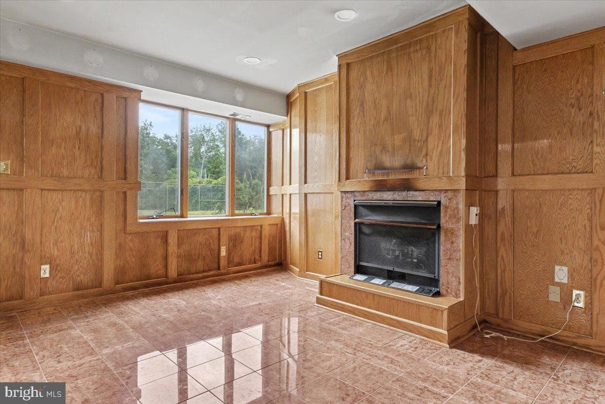 1558 River Road photo 43