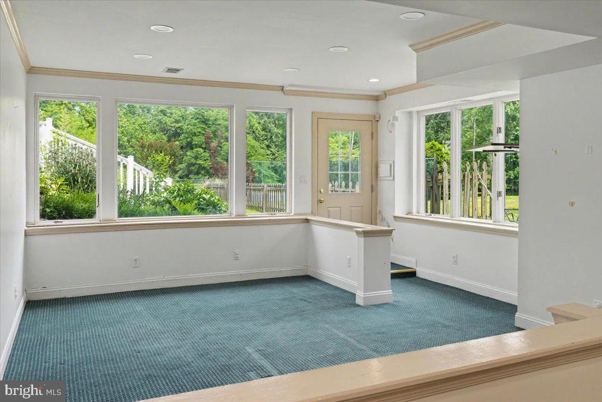 1558 River Road photo 45