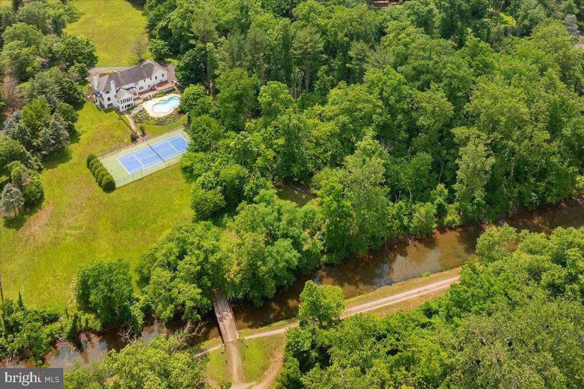 1558 River Road photo 54