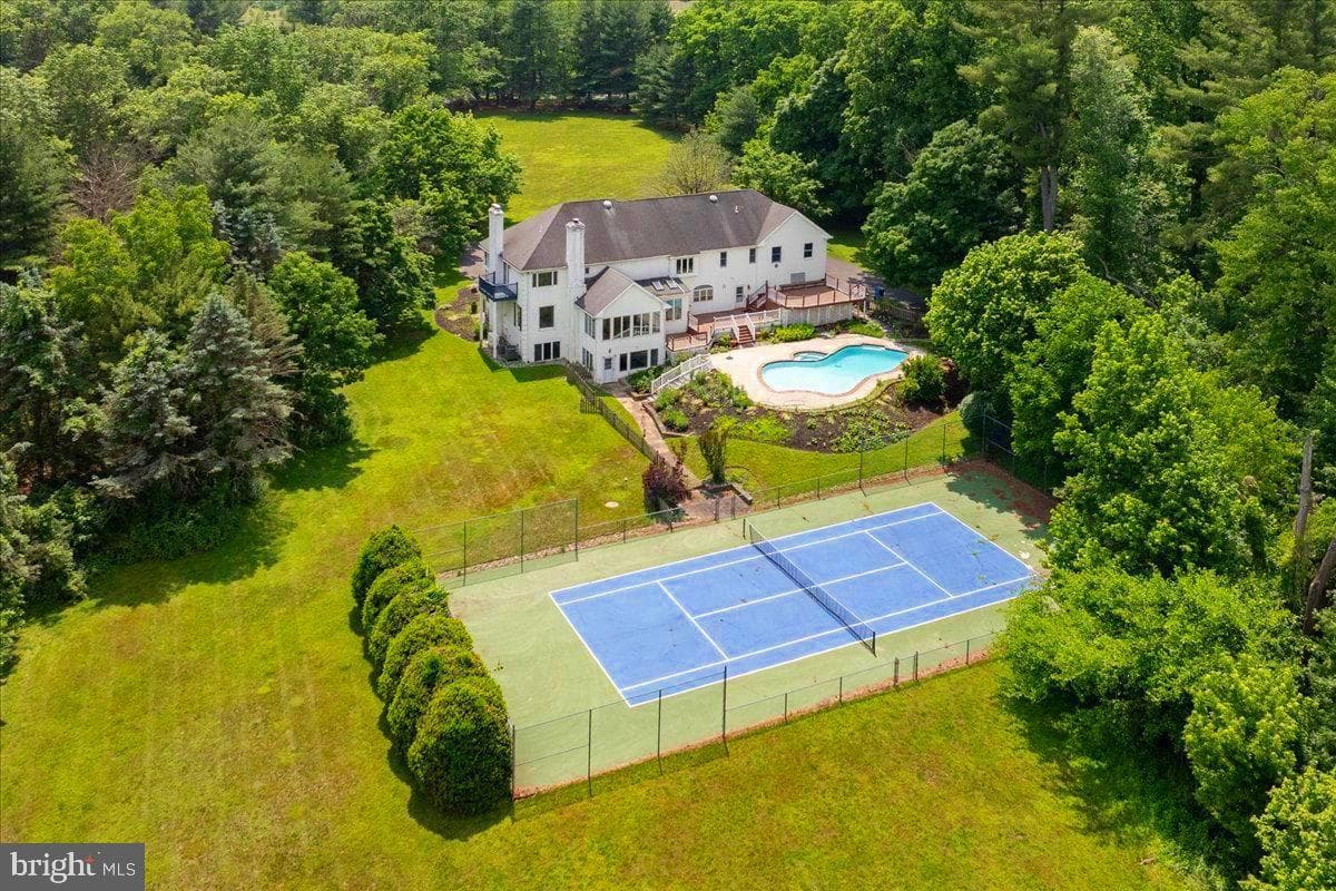 1558 River Road photo 55