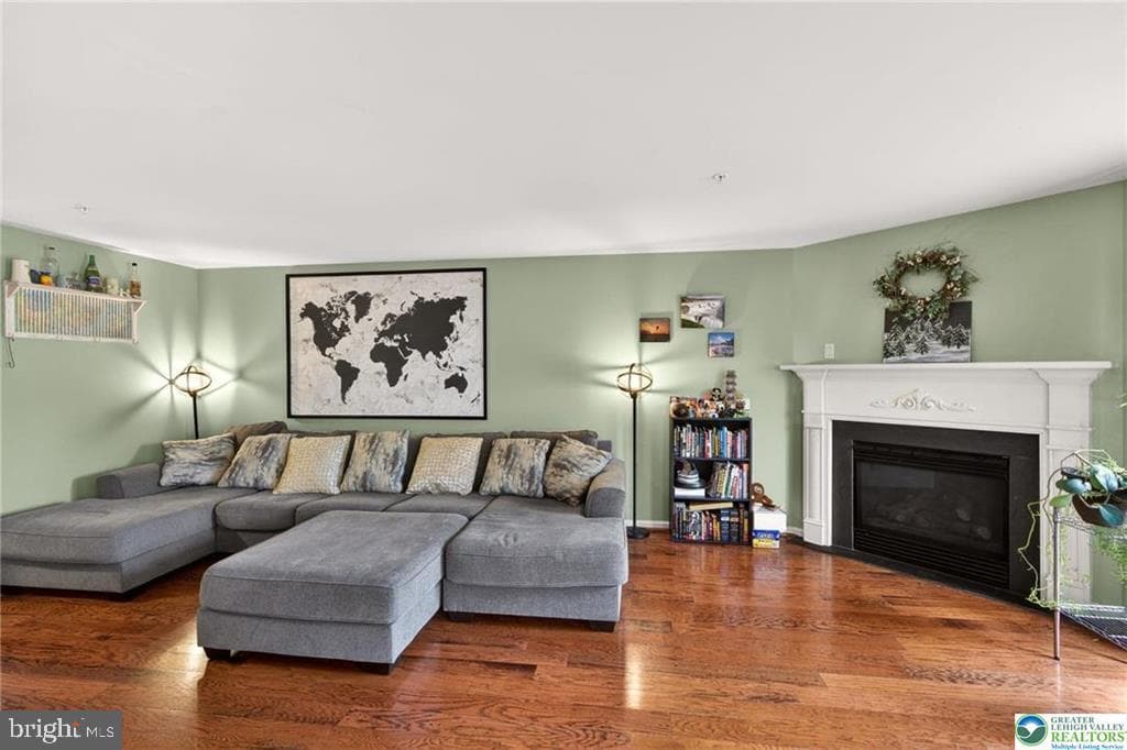 204 Hampshire Drive photo 10
