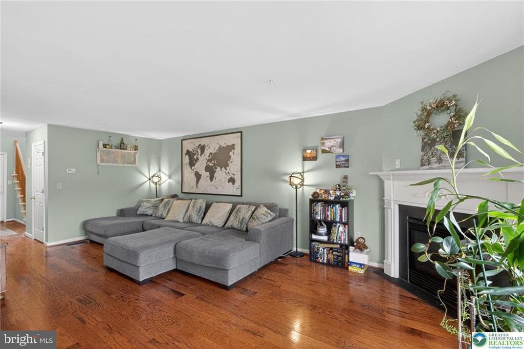 204 Hampshire Drive photo 16