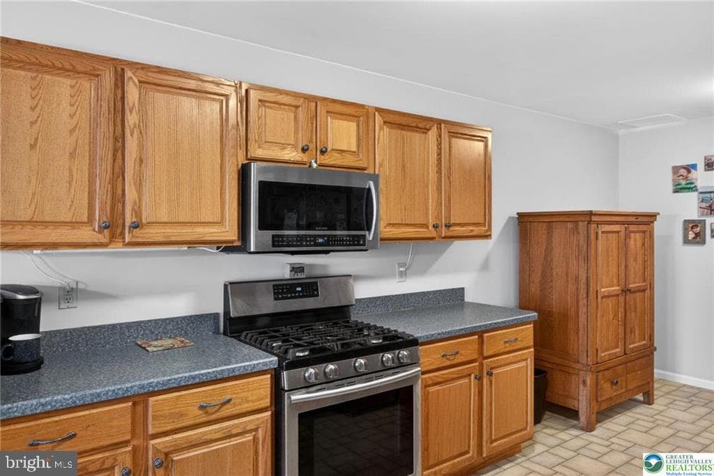 204 Hampshire Drive photo 21