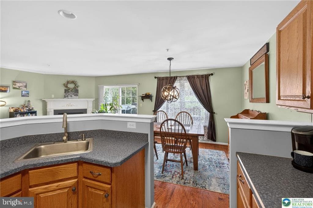 204 Hampshire Drive photo 23