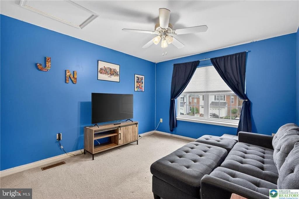 204 Hampshire Drive photo 35