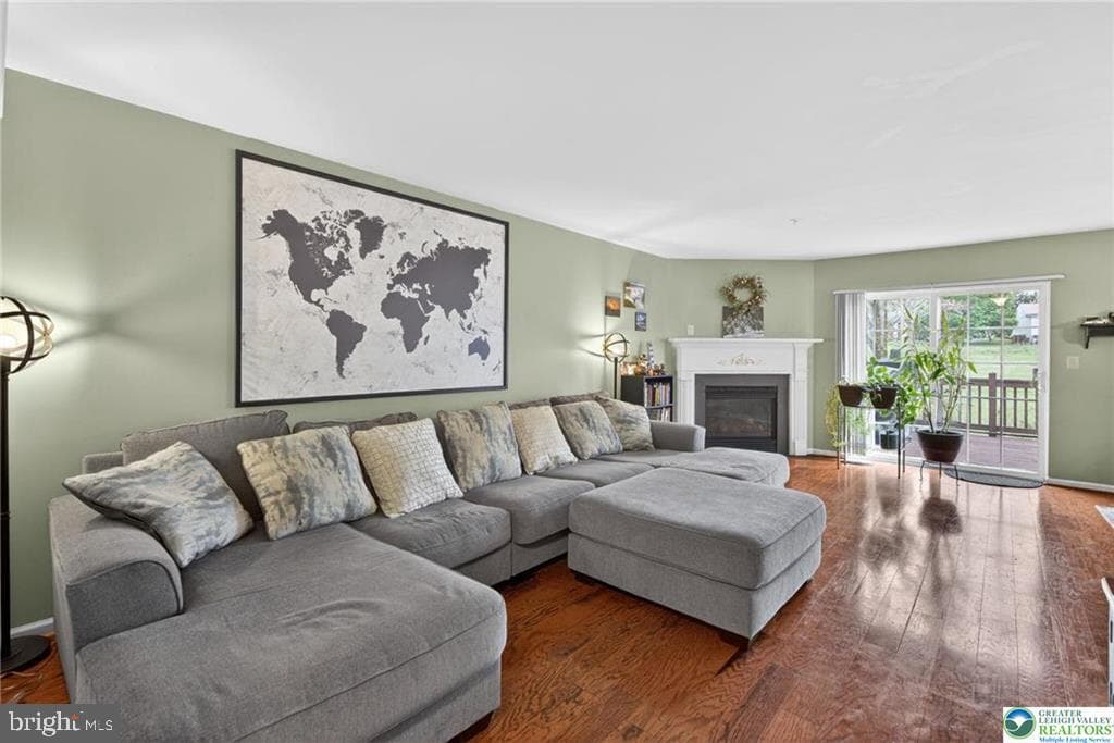 204 Hampshire Drive photo 6