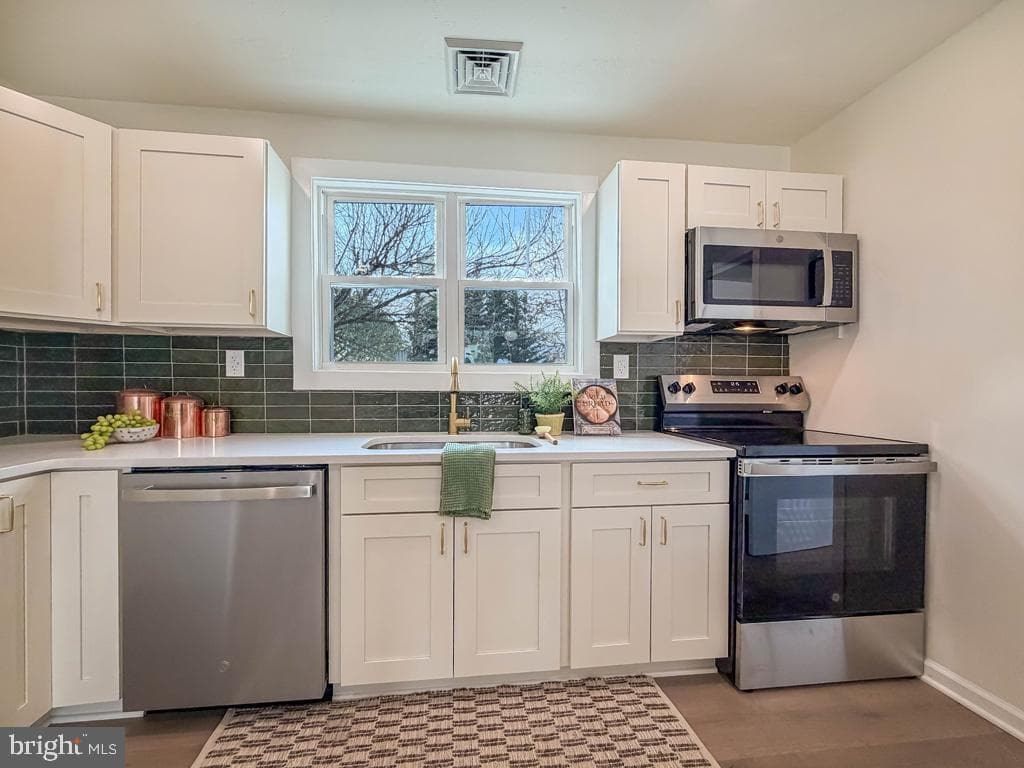101 Walnut Lane photo 12