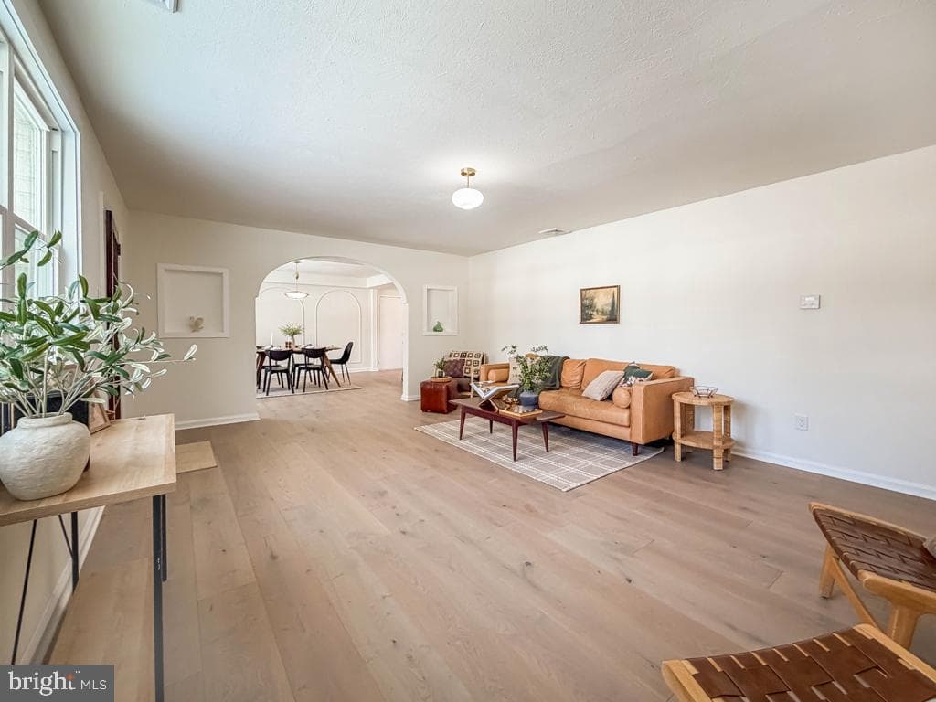 101 Walnut Lane photo 3